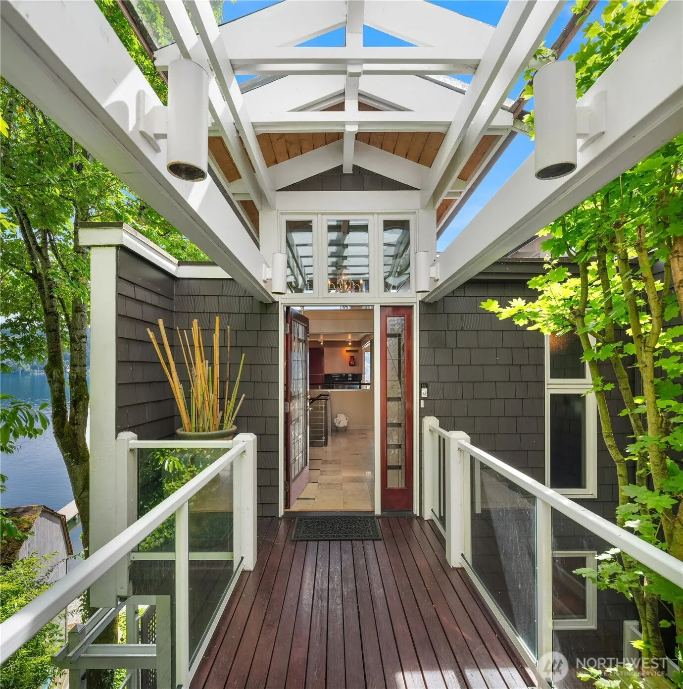 Property photo for 2240 W Lake Sammamish Pkwy Ne, Redmond photo 3