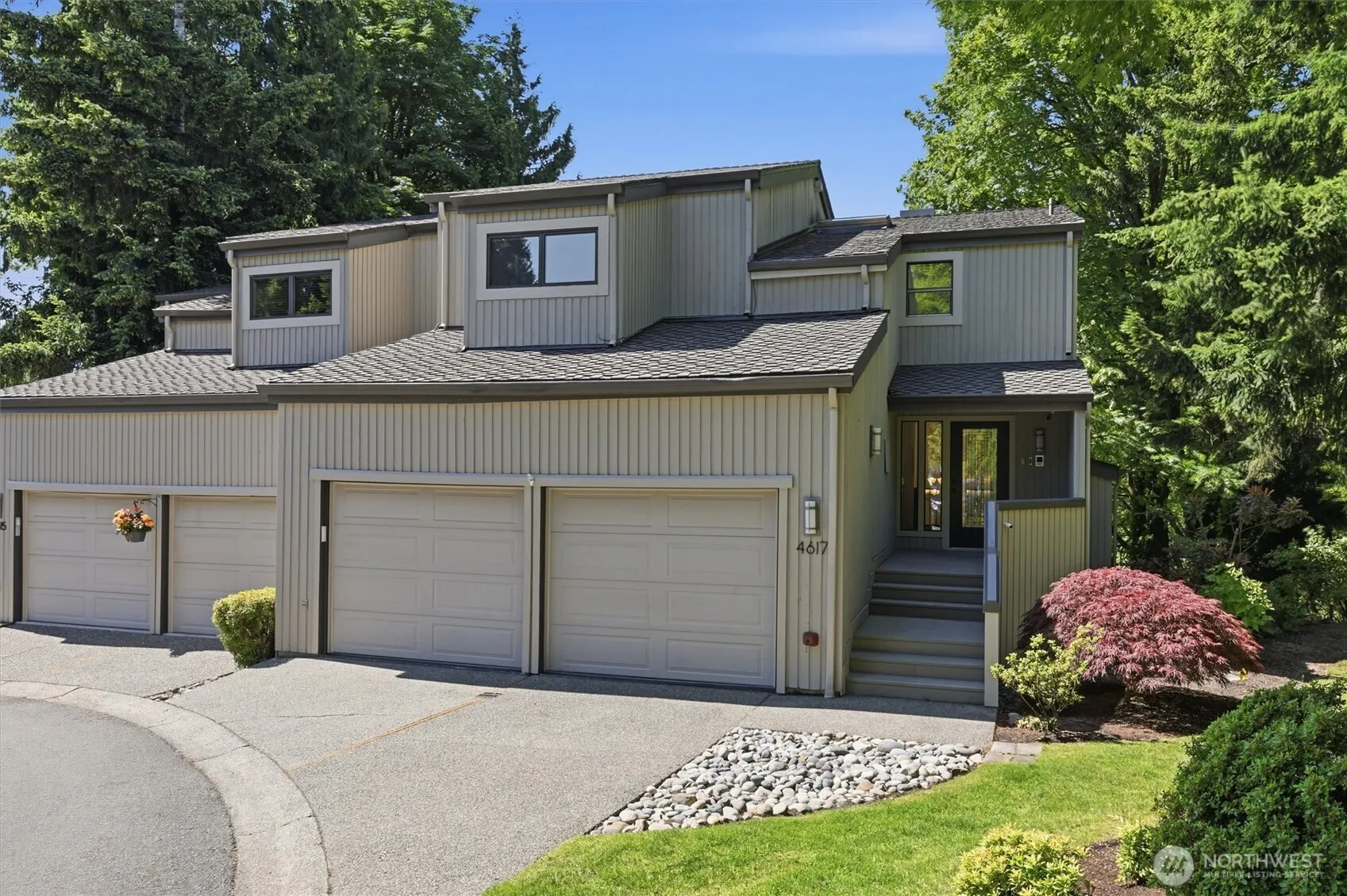 Property photo for 2446392 103rd Lane Ne, Kirkland photo 2