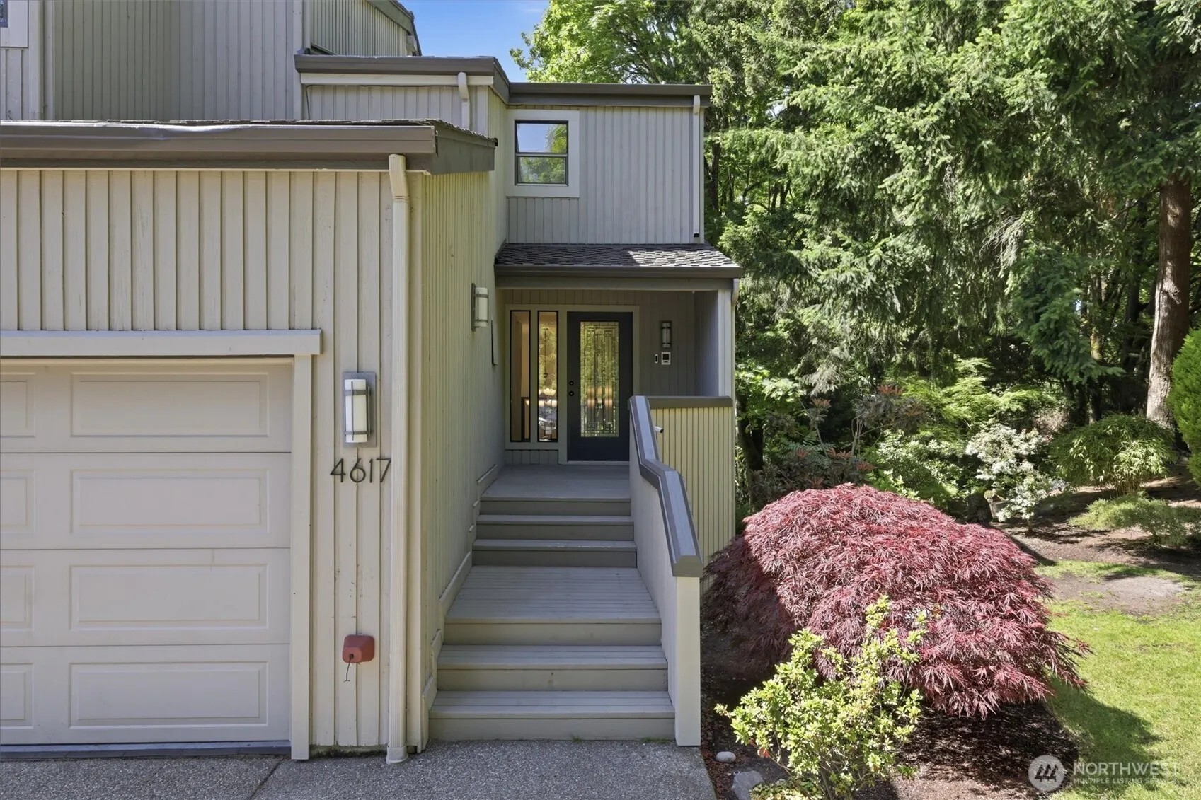 Property photo for 2446392 103rd Lane Ne, Kirkland photo 3