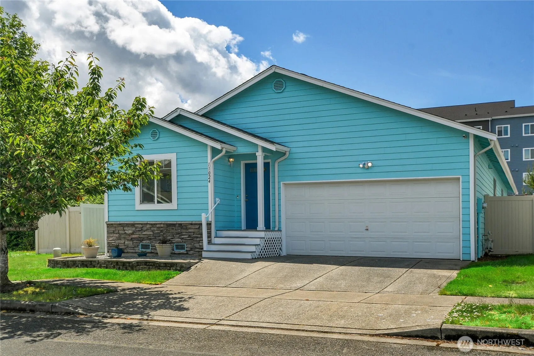 Property photo for 11024 Meridian Place W, Everett