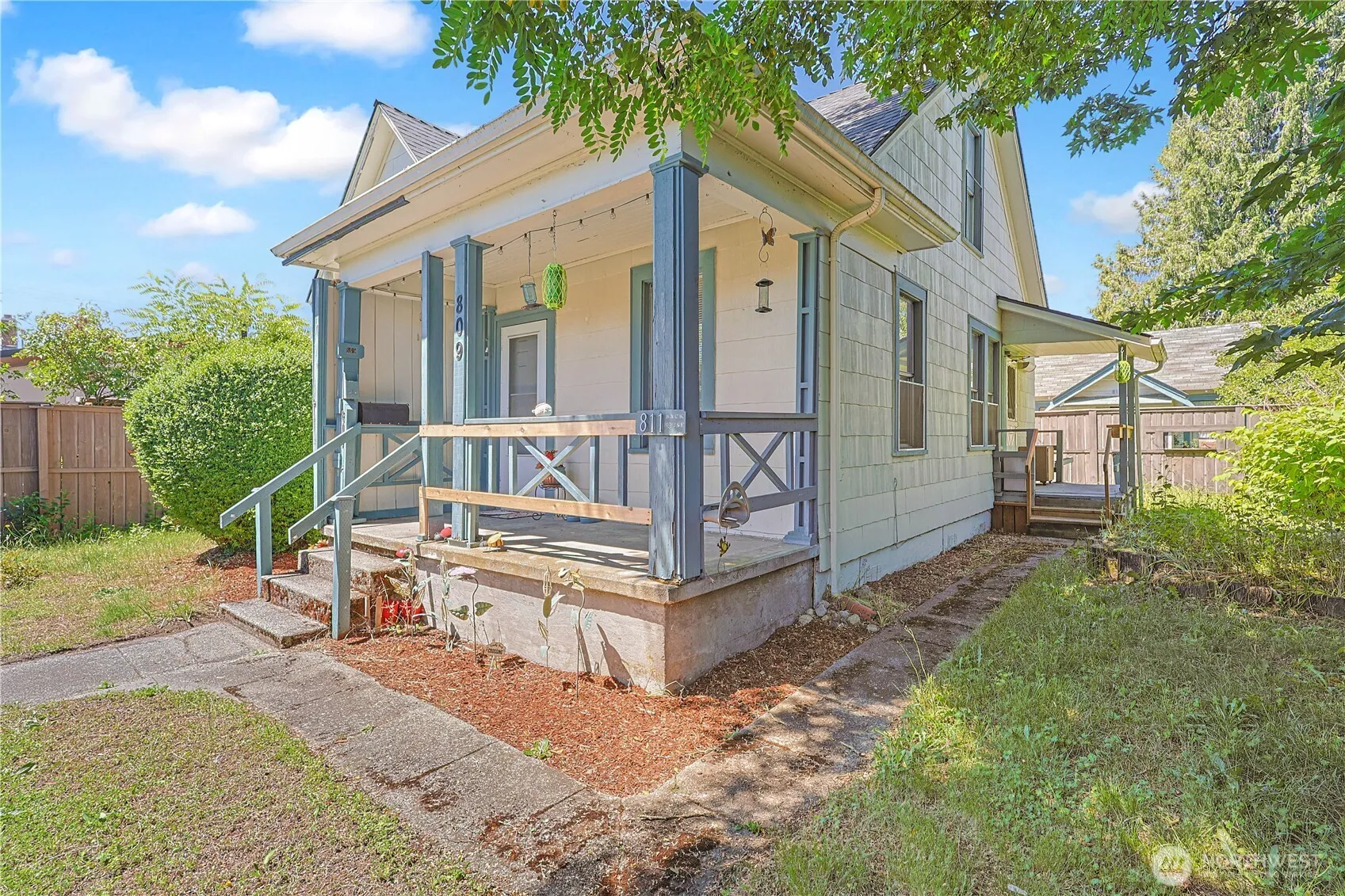 Property photo for 809 E Morton Street, Tacoma photo 2