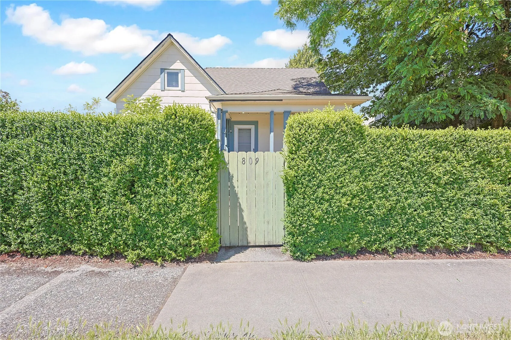 Property photo for 809 E Morton Street, Tacoma