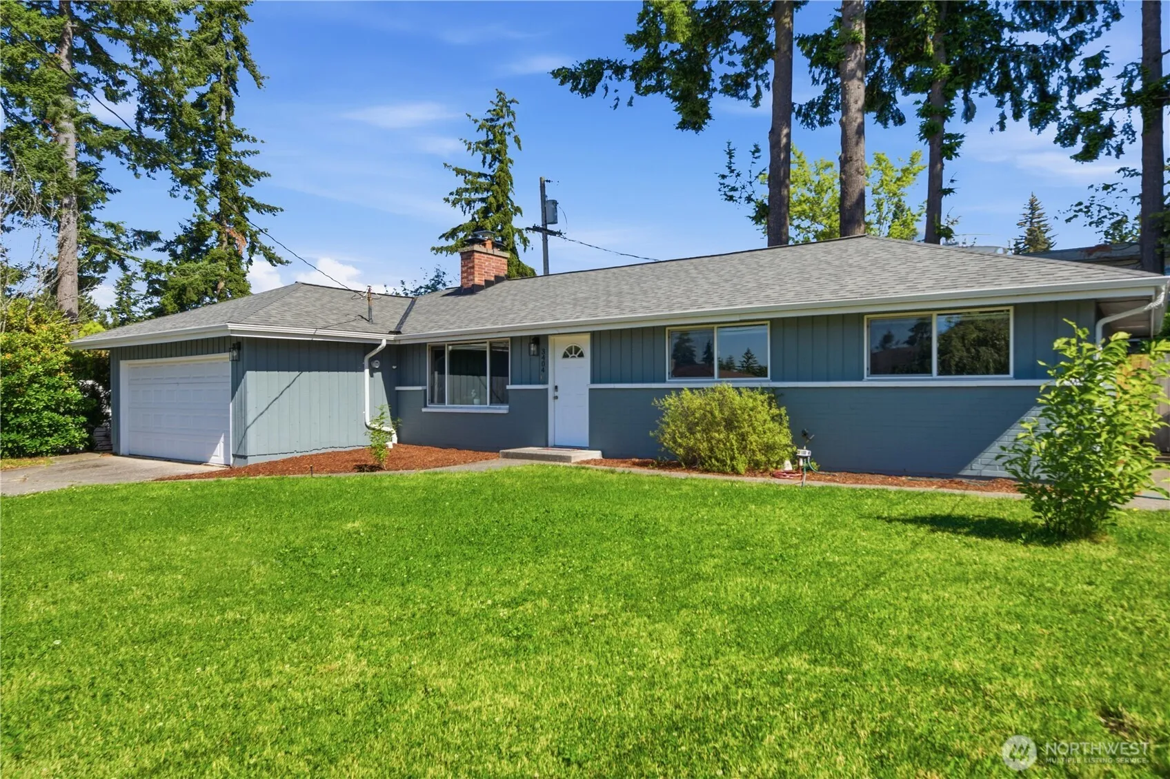 Property photo for 3404 Ne 11th Place, Renton photo 2