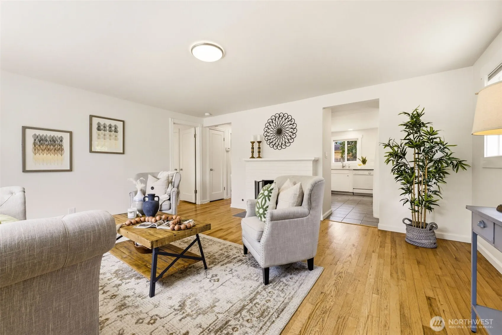 Property photo for 2722 Ne Blakeley Street, Seattle photo 4
