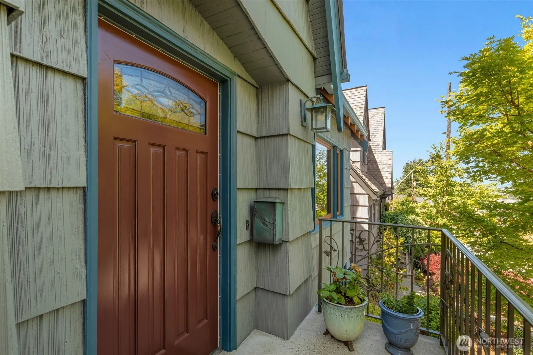 Property photo for 2501 Nob Hill Place N, Seattle photo 5