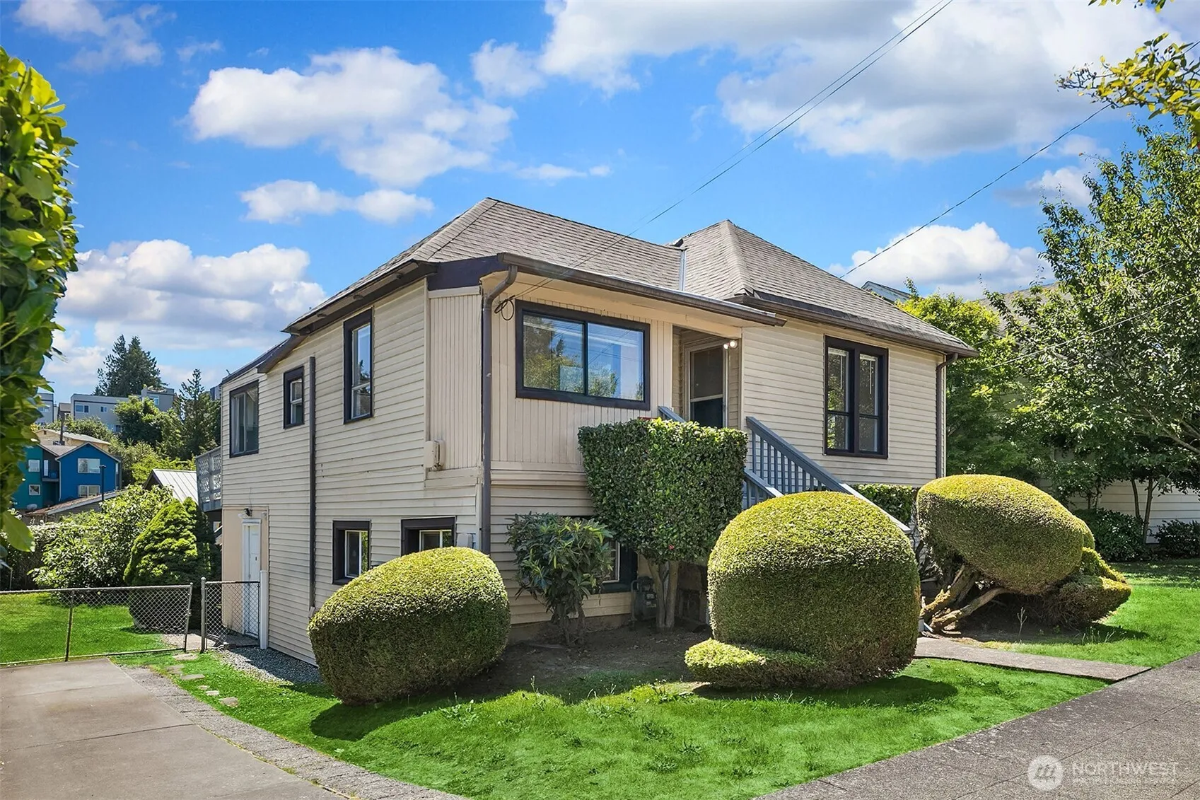 Property photo for 3527 S Hudson Street Ct, Seattle photo 2