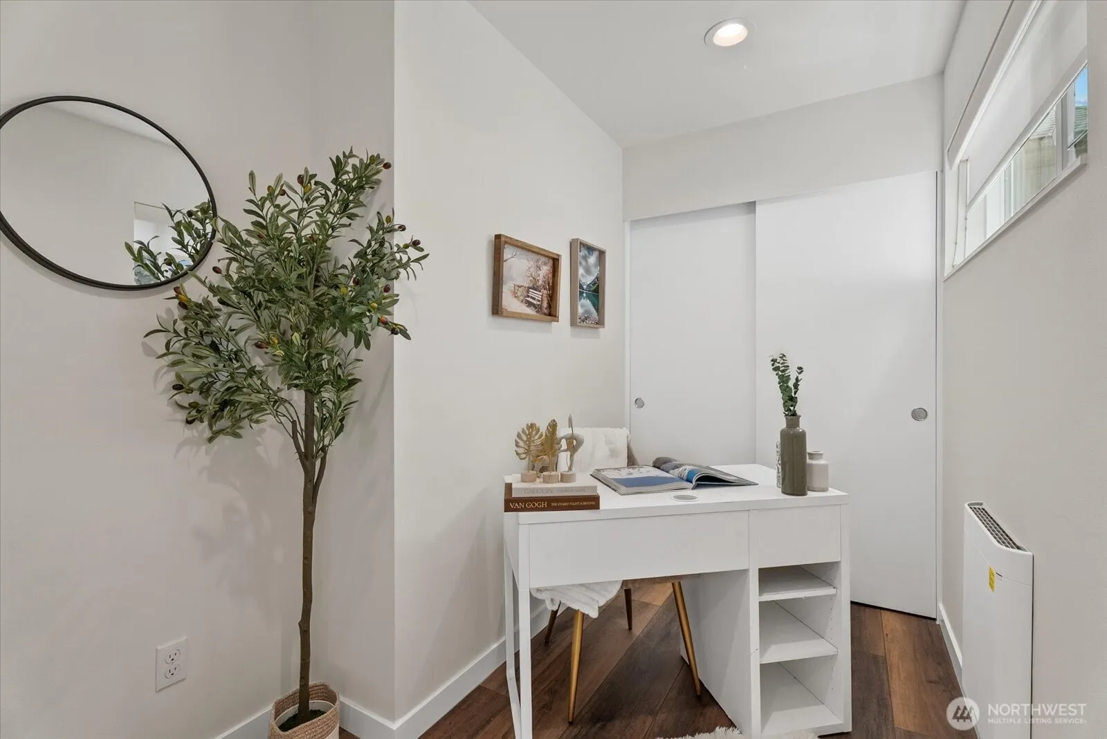 Property photo for 513 S Sullivan Street, Seattle photo 4