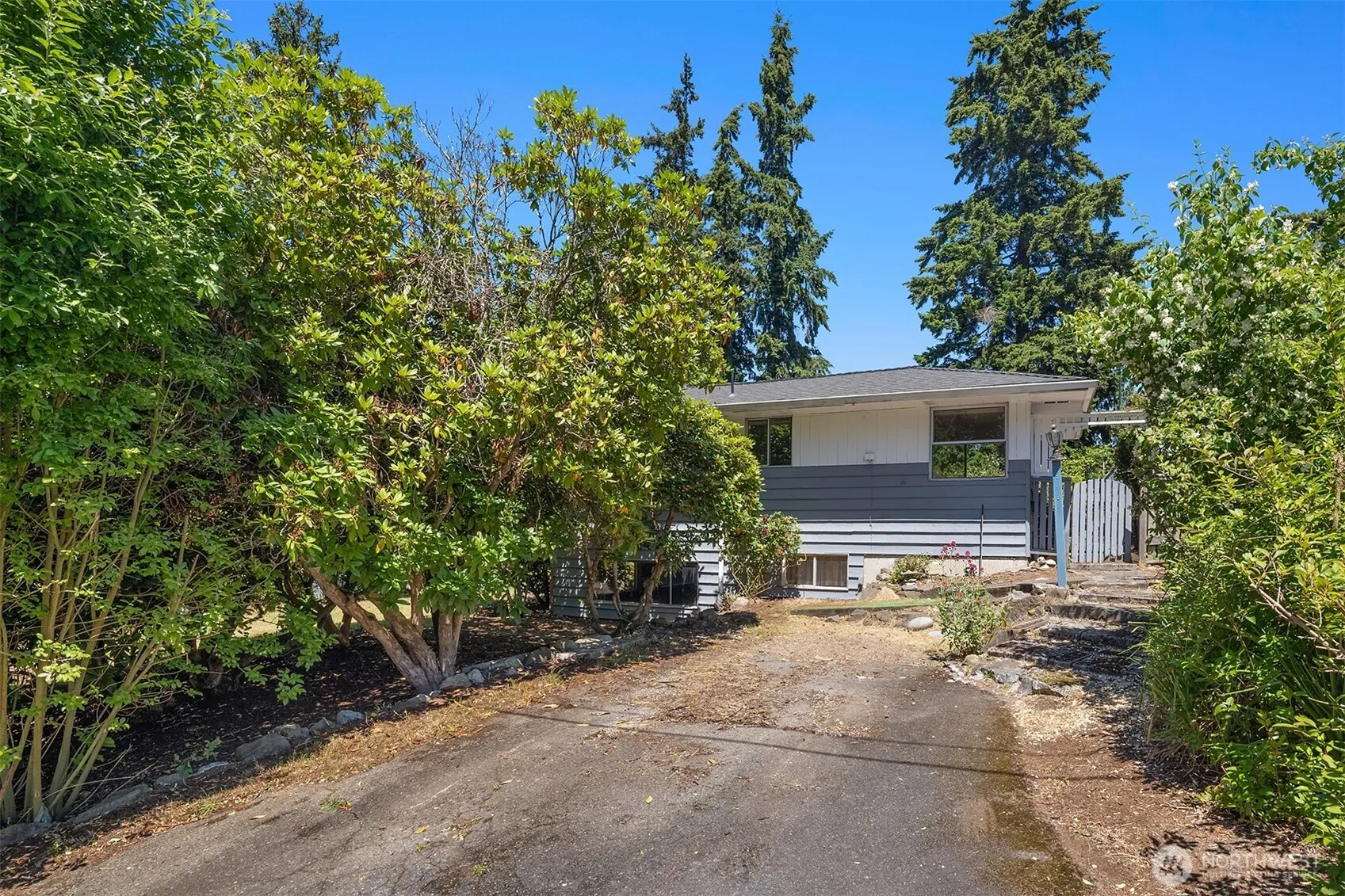 Property photo for 8725 Maple Lane, Edmonds photo 4