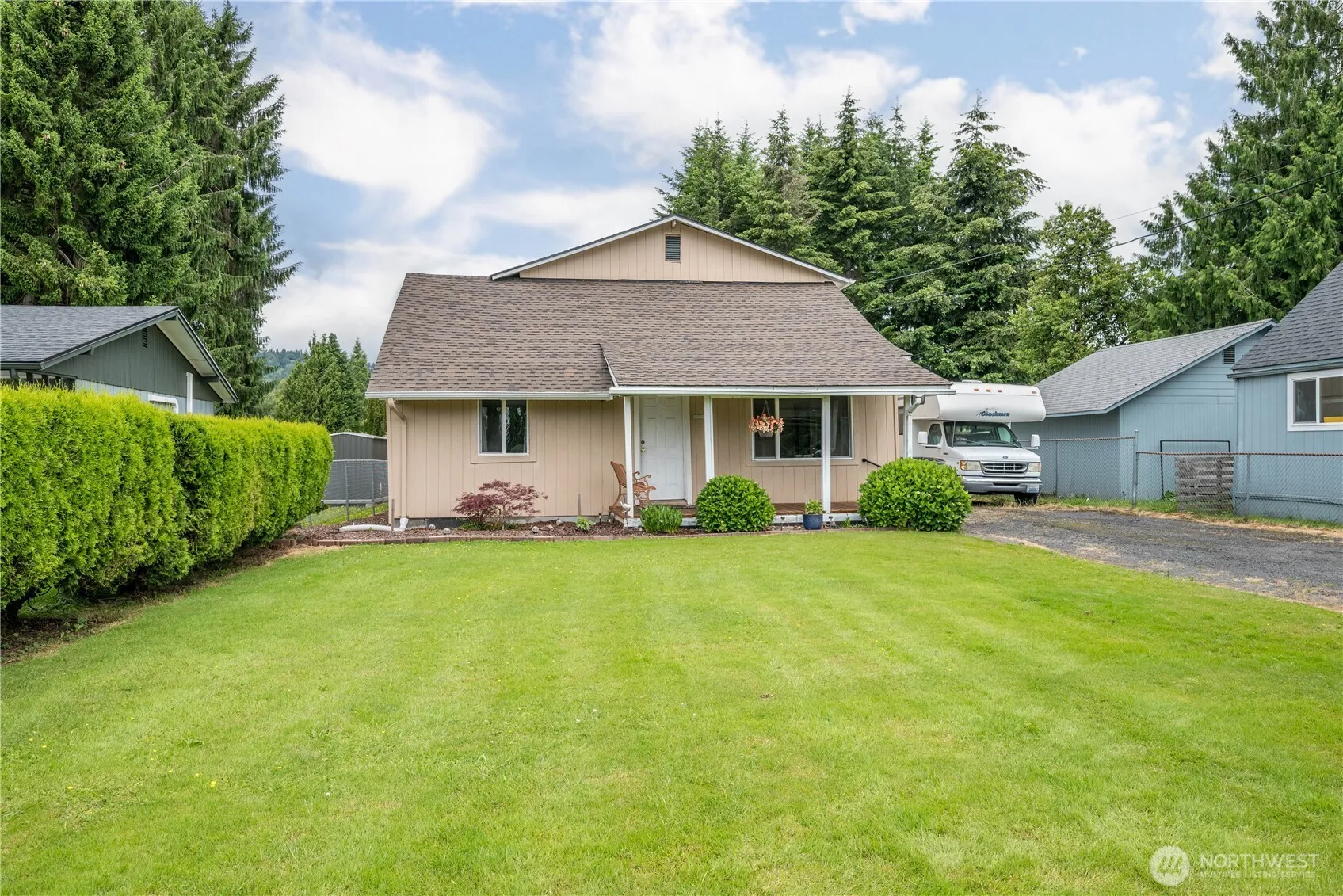 Property photo for 3284 Oak Street, Longview