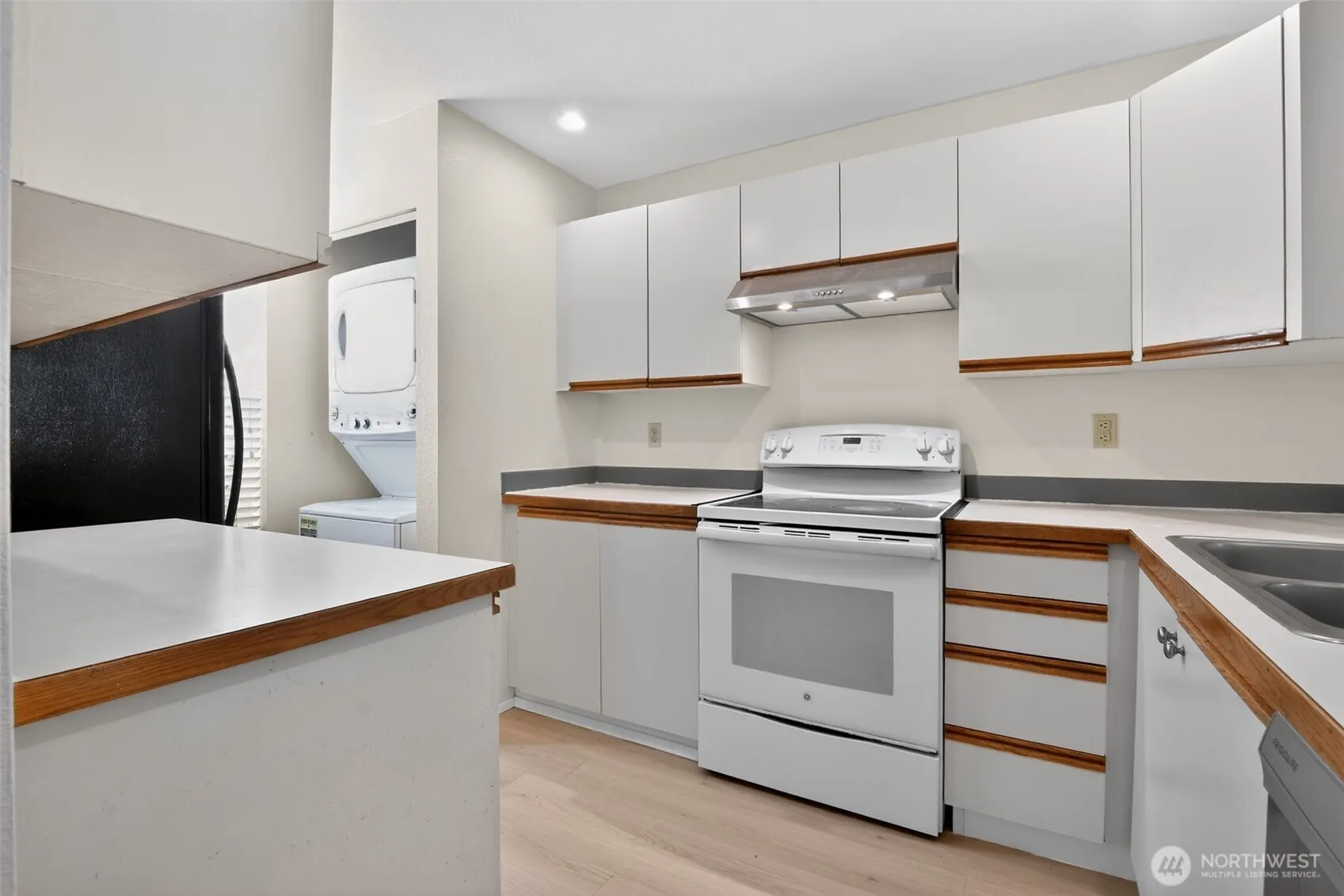 Property photo for 2100 S 336th Street #p5, Federal Way photo 3