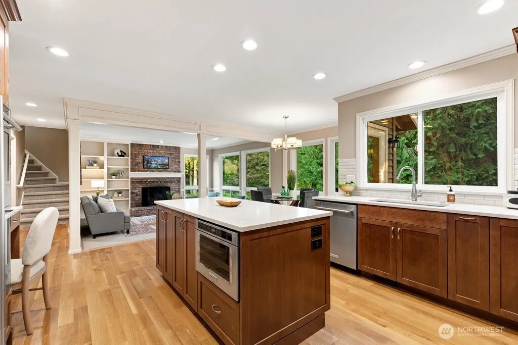 Property photo for 25827 Ne 9th Street, Sammamish photo 3