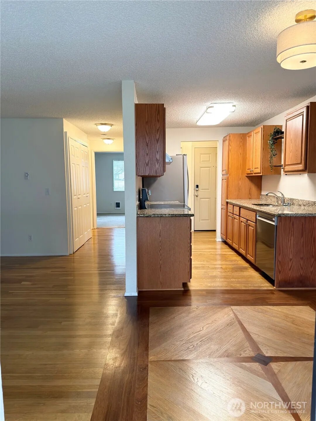 Property photo for 12510 Ne 117th Place #b3, Kirkland photo 4