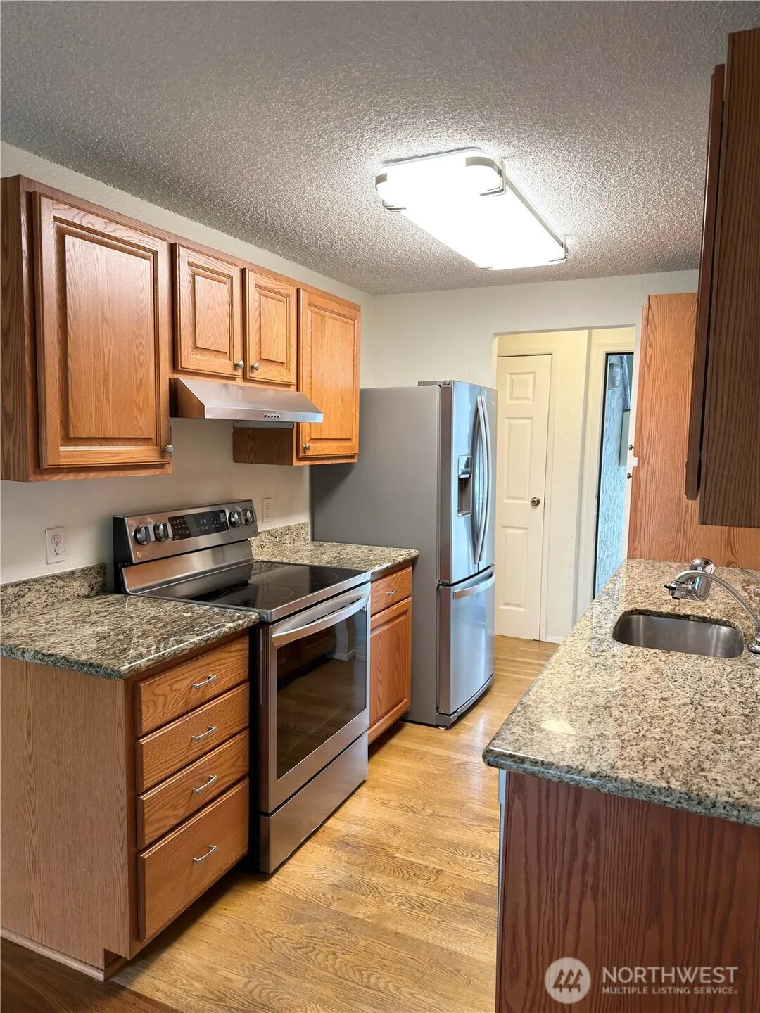 Property photo for 12510 Ne 117th Place #b3, Kirkland photo 5