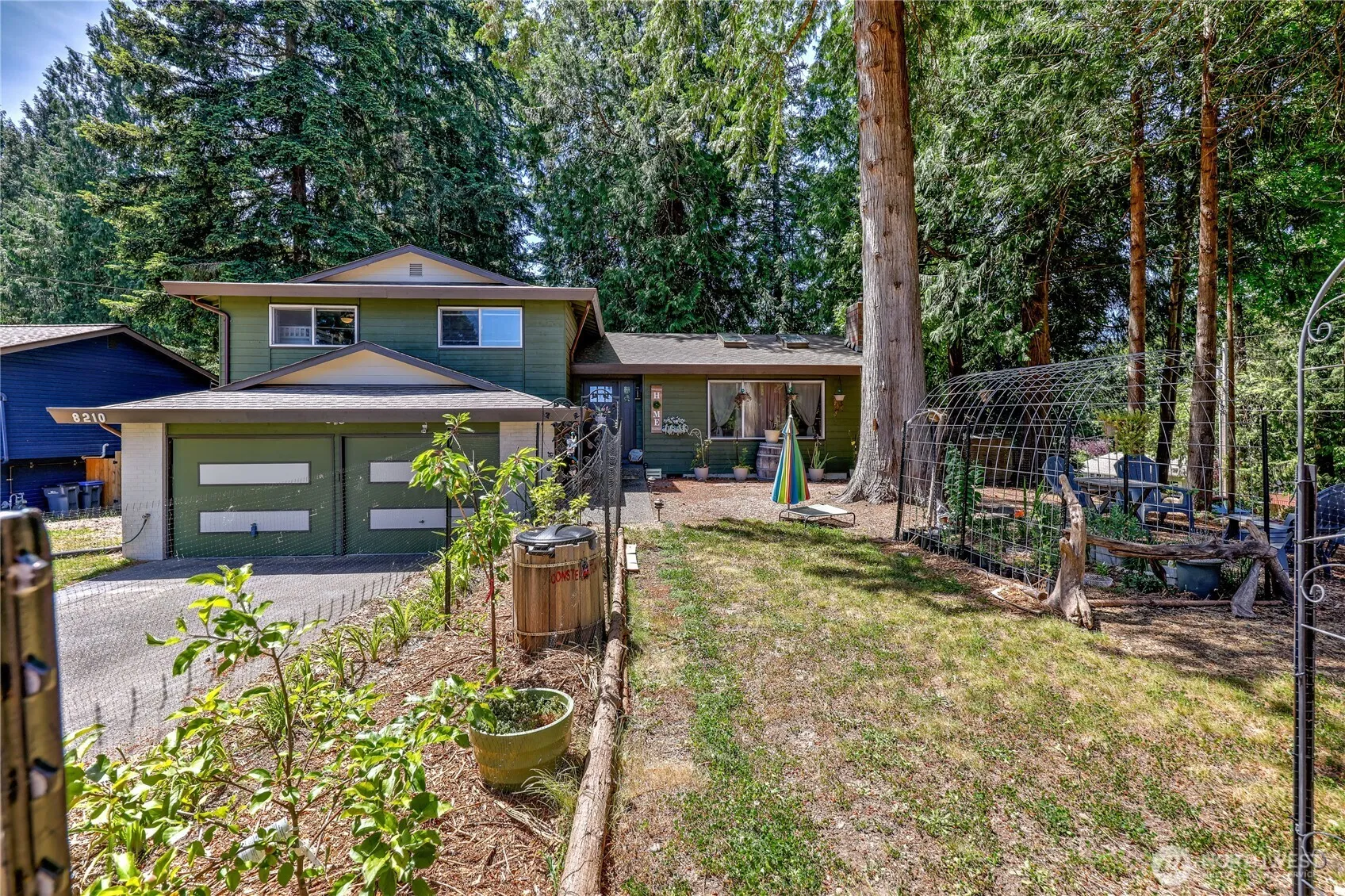 Property photo for 8210 University Point Circle Ne, Bremerton photo 3