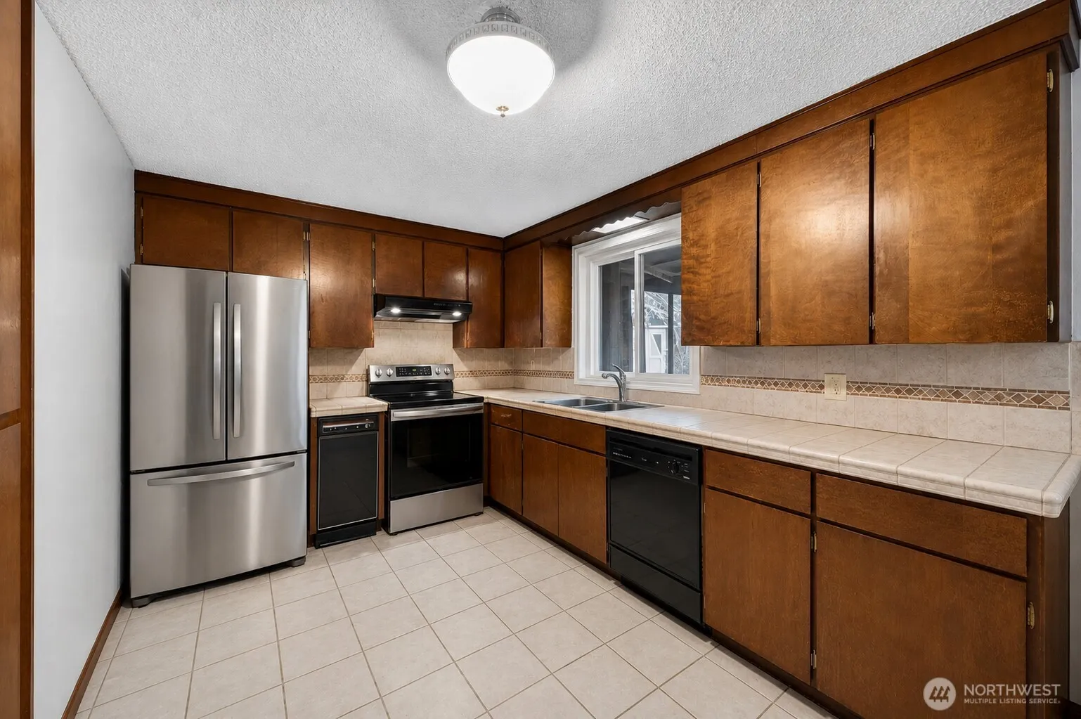 Property photo for 925 139th Street E, Tacoma photo 4