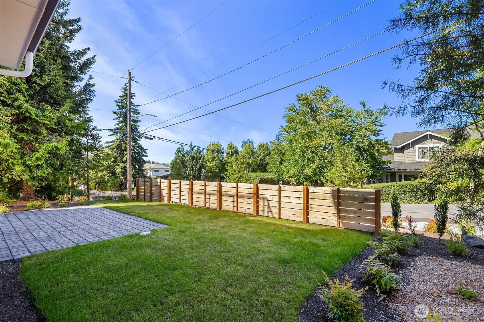 Property photo for 547 16th Avenue W, Kirkland photo 3