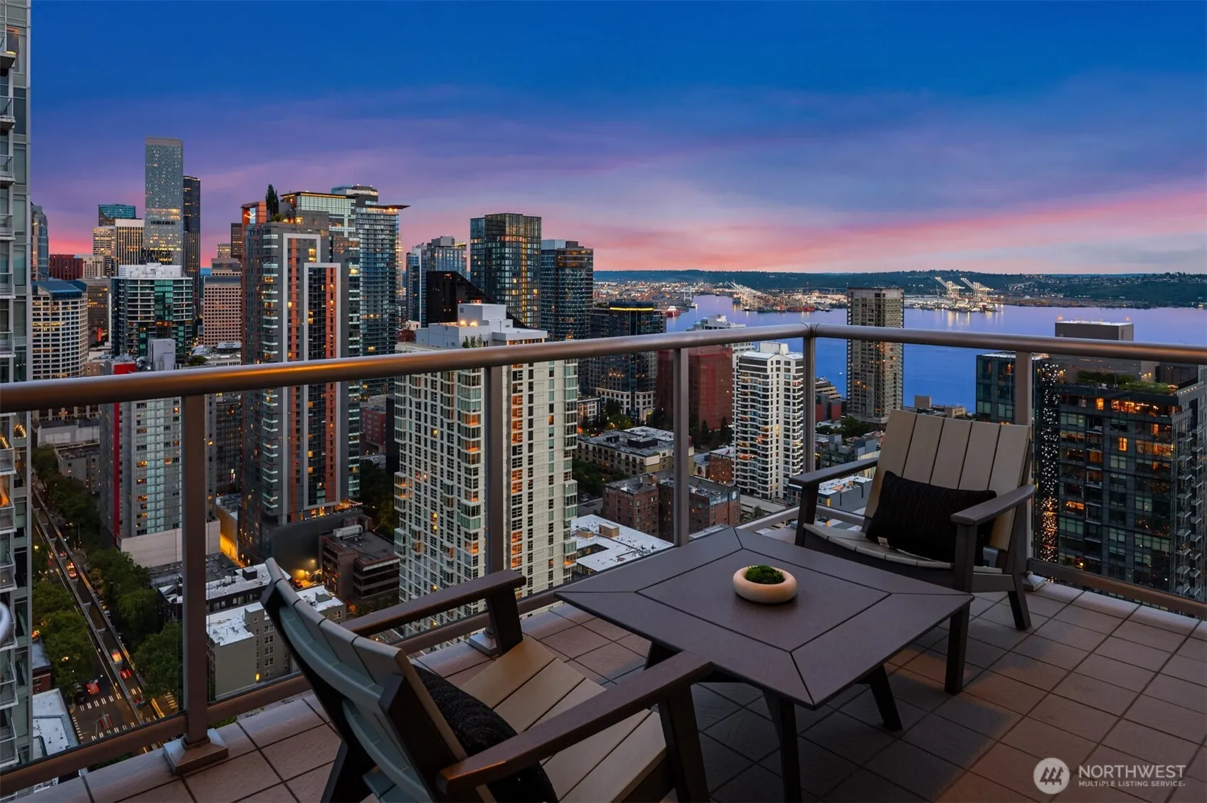 Property photo for 583 Battery Street #3704n, Seattle photo 5