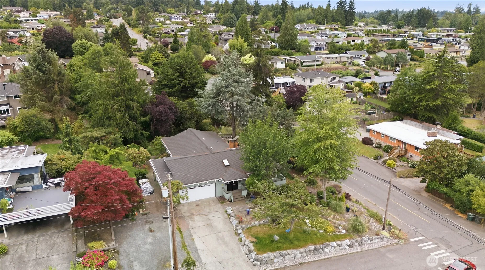 Property photo for 622 Olympic Avenue, Edmonds photo 2