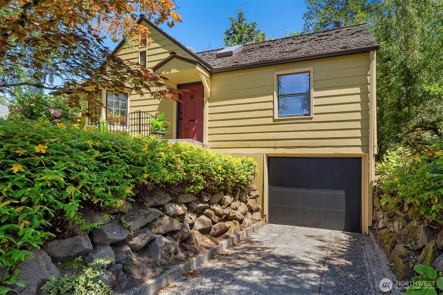 Property photo for 5106 47th Avenue Ne, Seattle photo 2