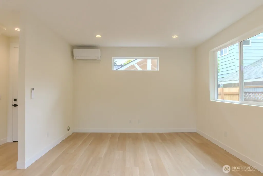 Property photo for 2621 35th Avenue W, Seattle photo 3
