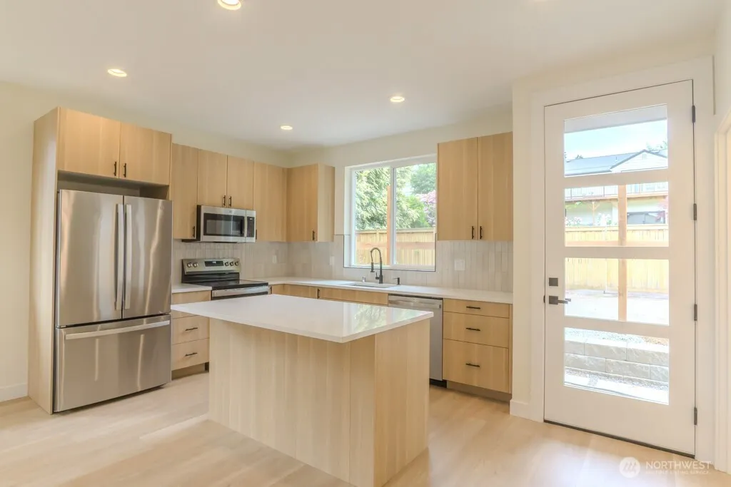 Property photo for 2621 35th Avenue W, Seattle photo 5
