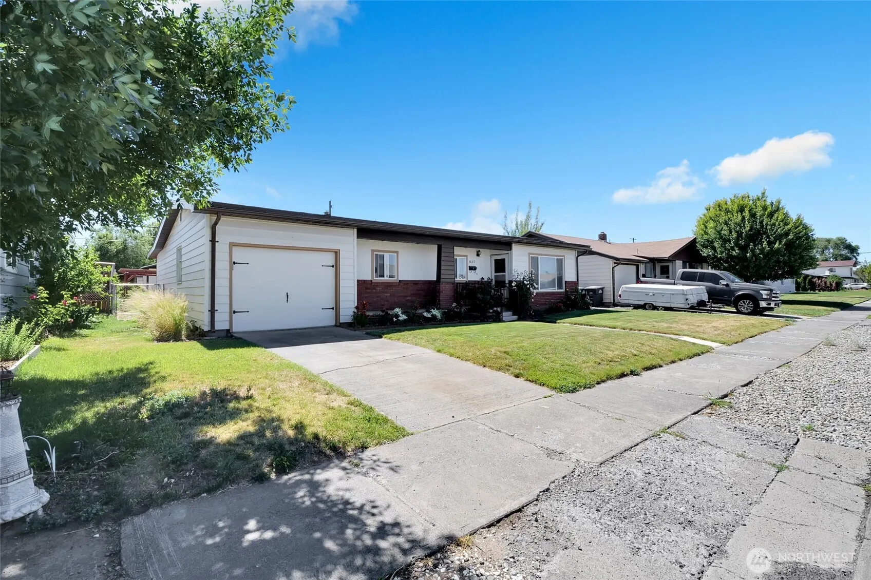Property photo for 827 S Juniper Drive, Moses Lake photo 5