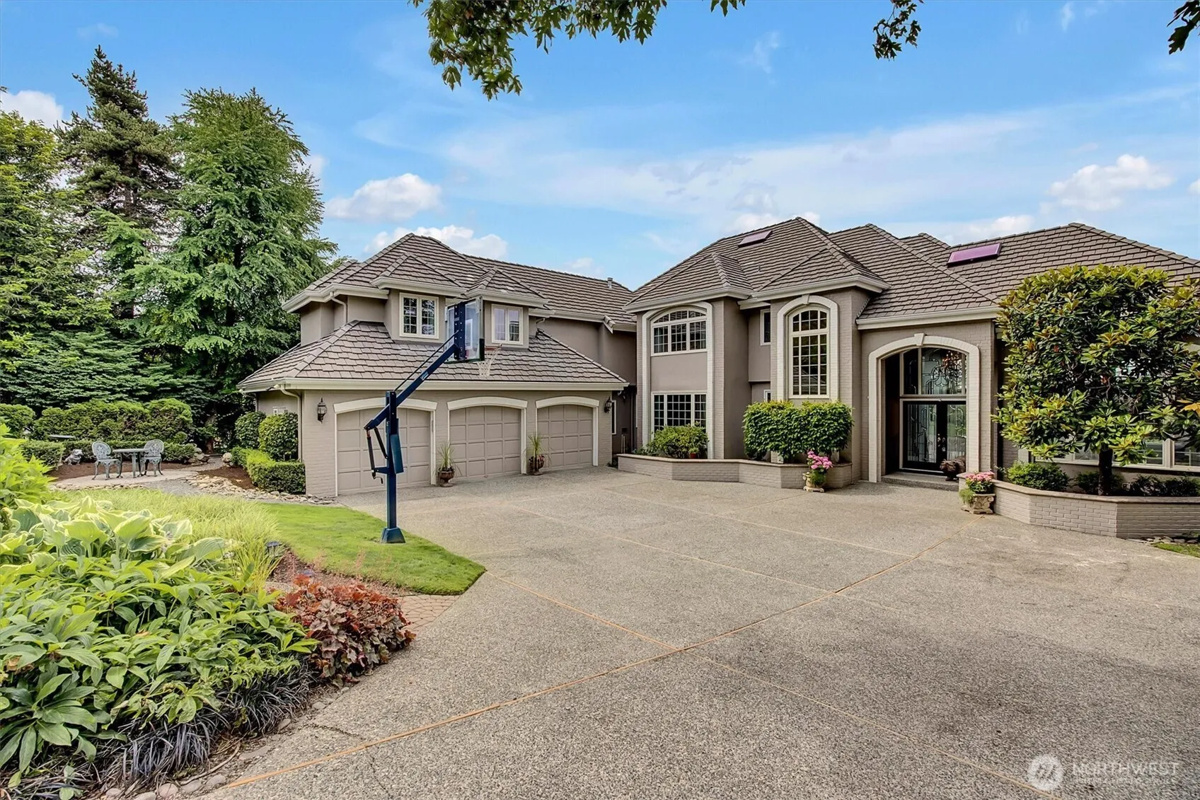 Property photo for 13935 209th Avenue Ne, Woodinville photo 2