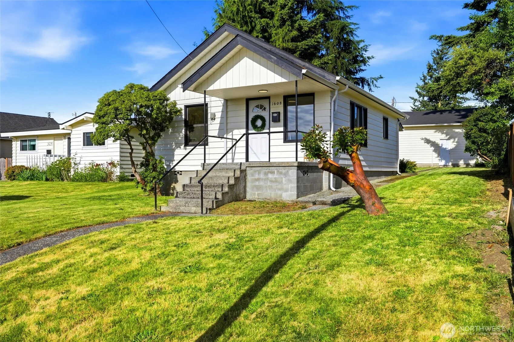 Property photo for 1608 Cedar Street, Everett