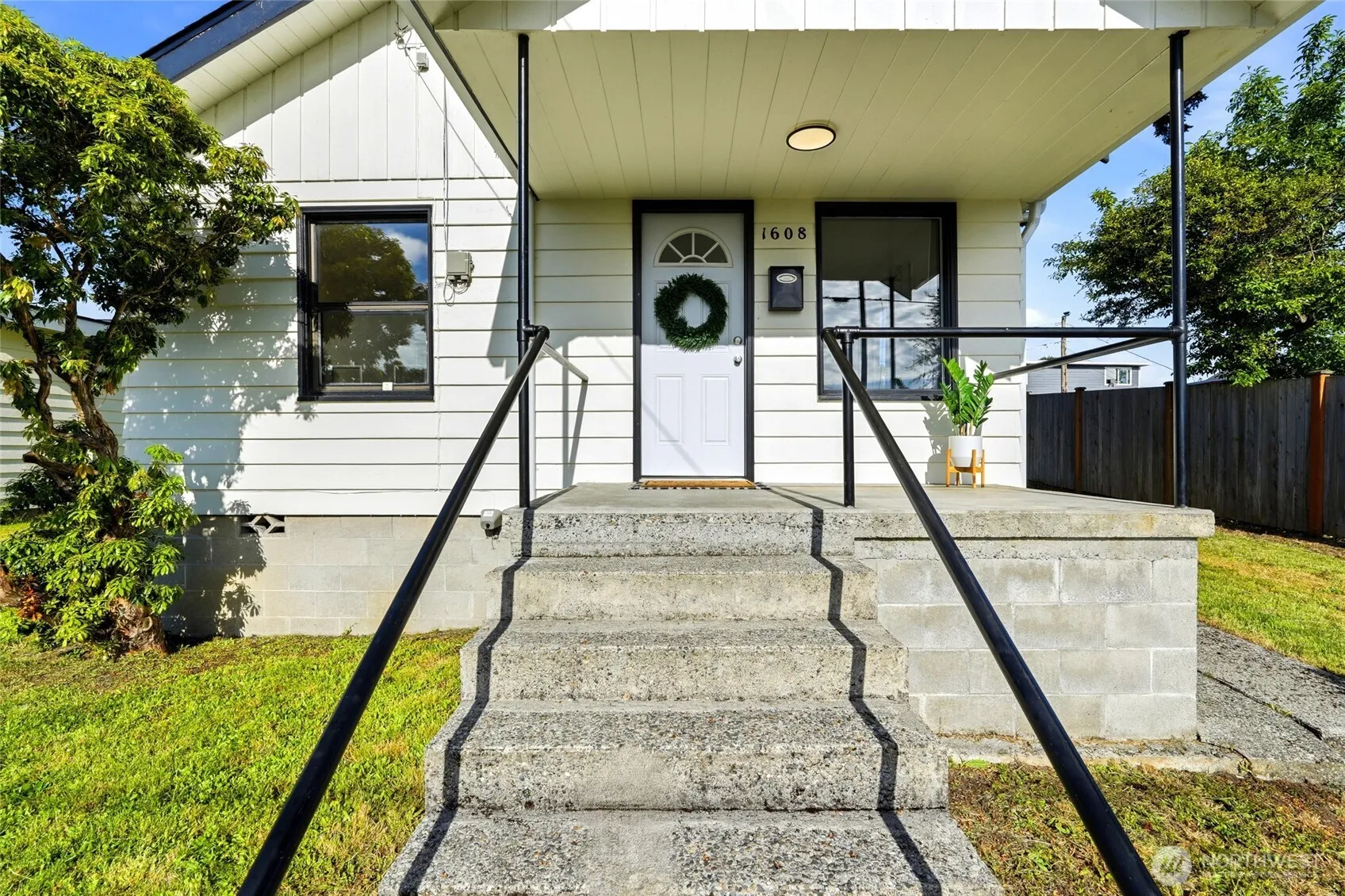 Property photo for 1608 Cedar Street, Everett photo 3