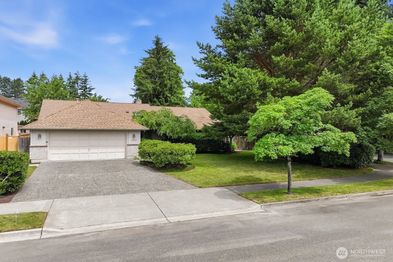 Property photo for 1419 243rd Place Se, Bothell photo 3