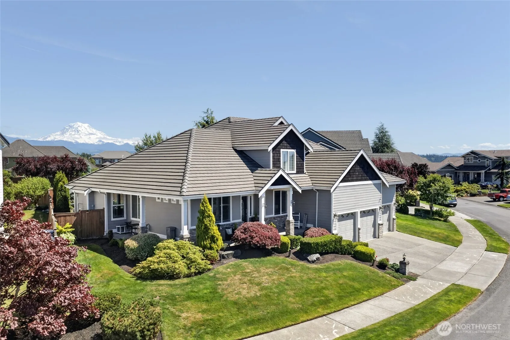 Property photo for 32 Mount Rainier Loop E, Bonney Lake photo 2