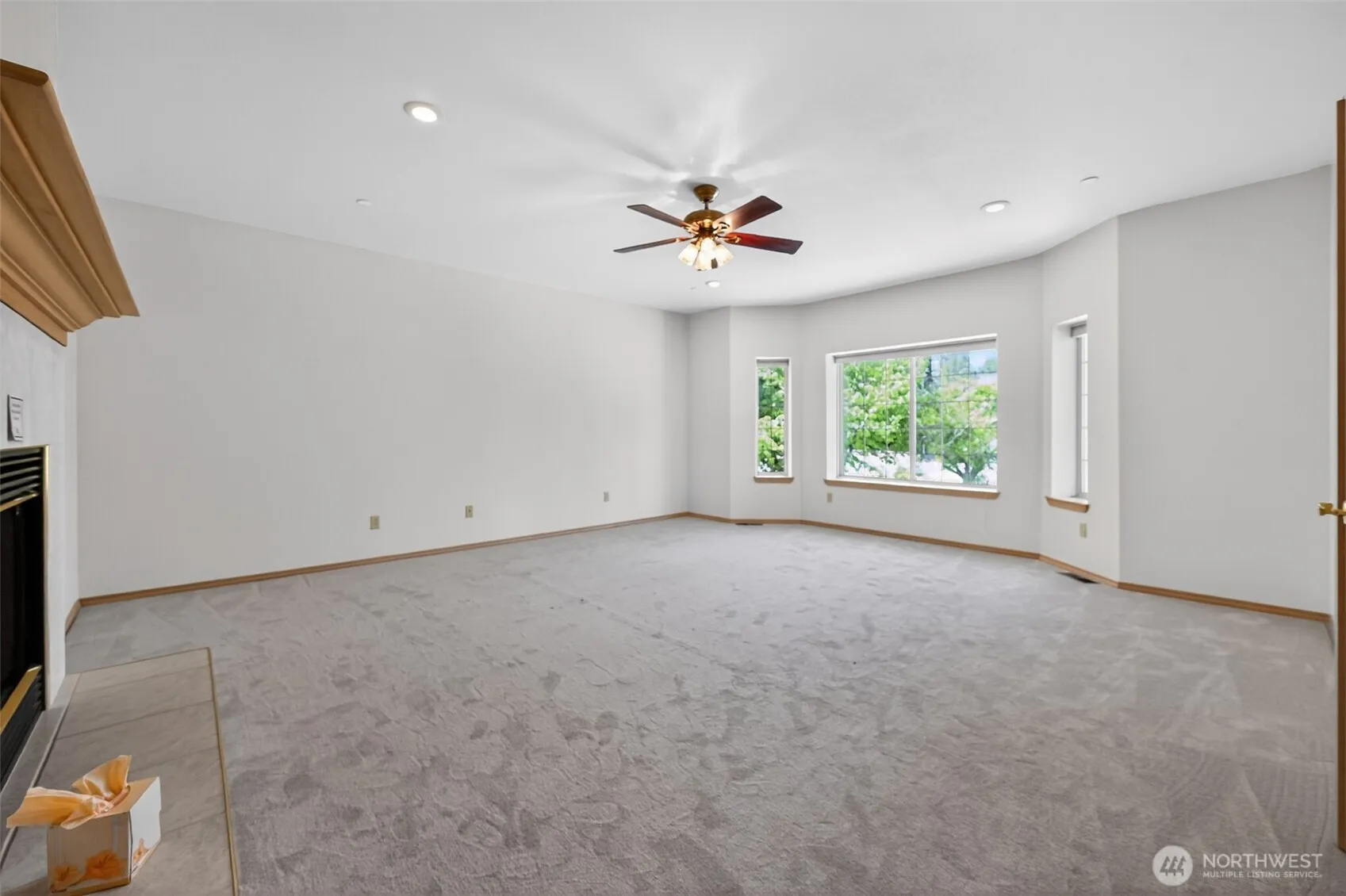Property photo for 18432 W Lake Desire Drive Se, Renton photo 4