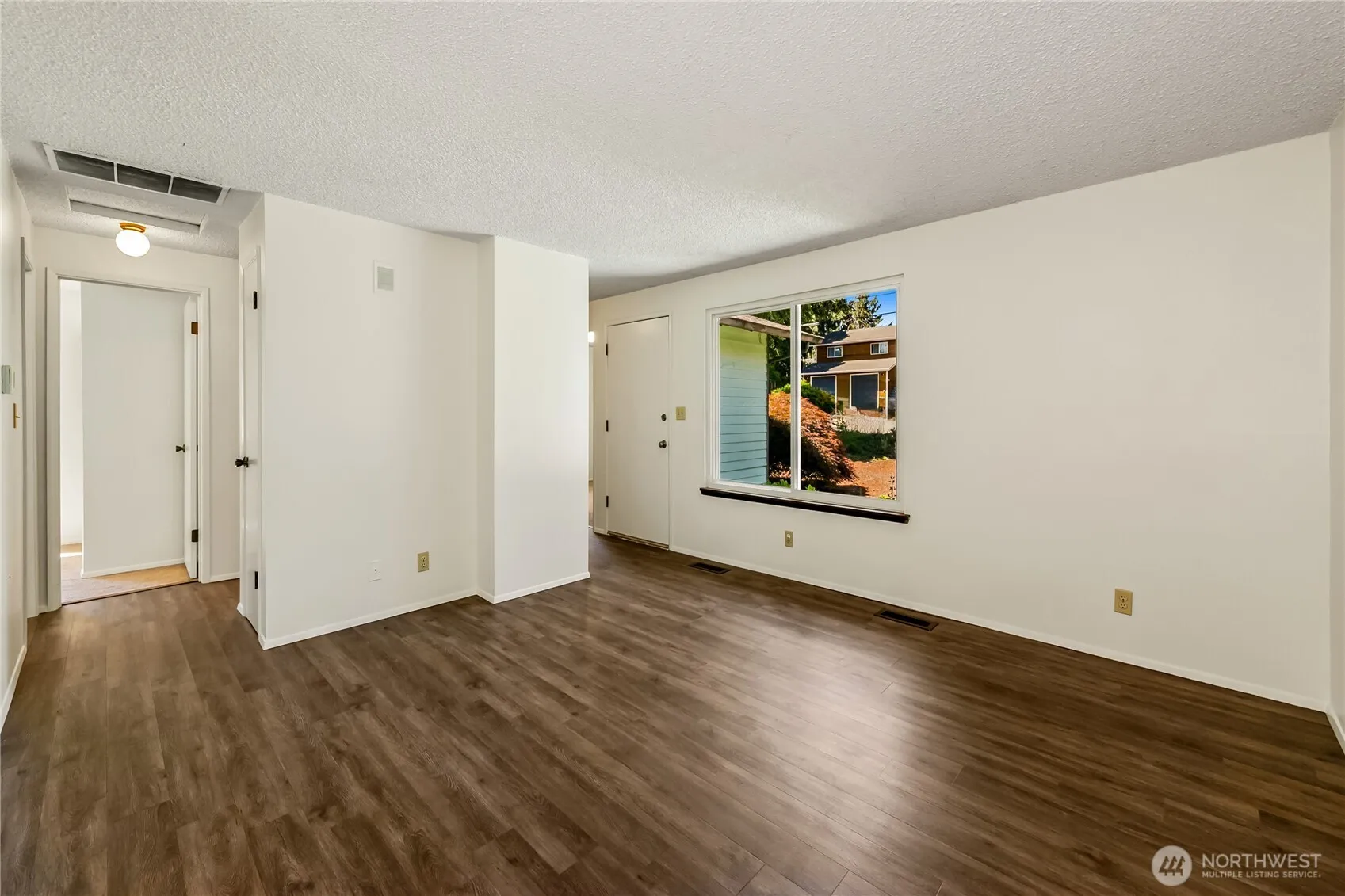 Property photo for 20813 53rd Avenue W, Lynnwood photo 3