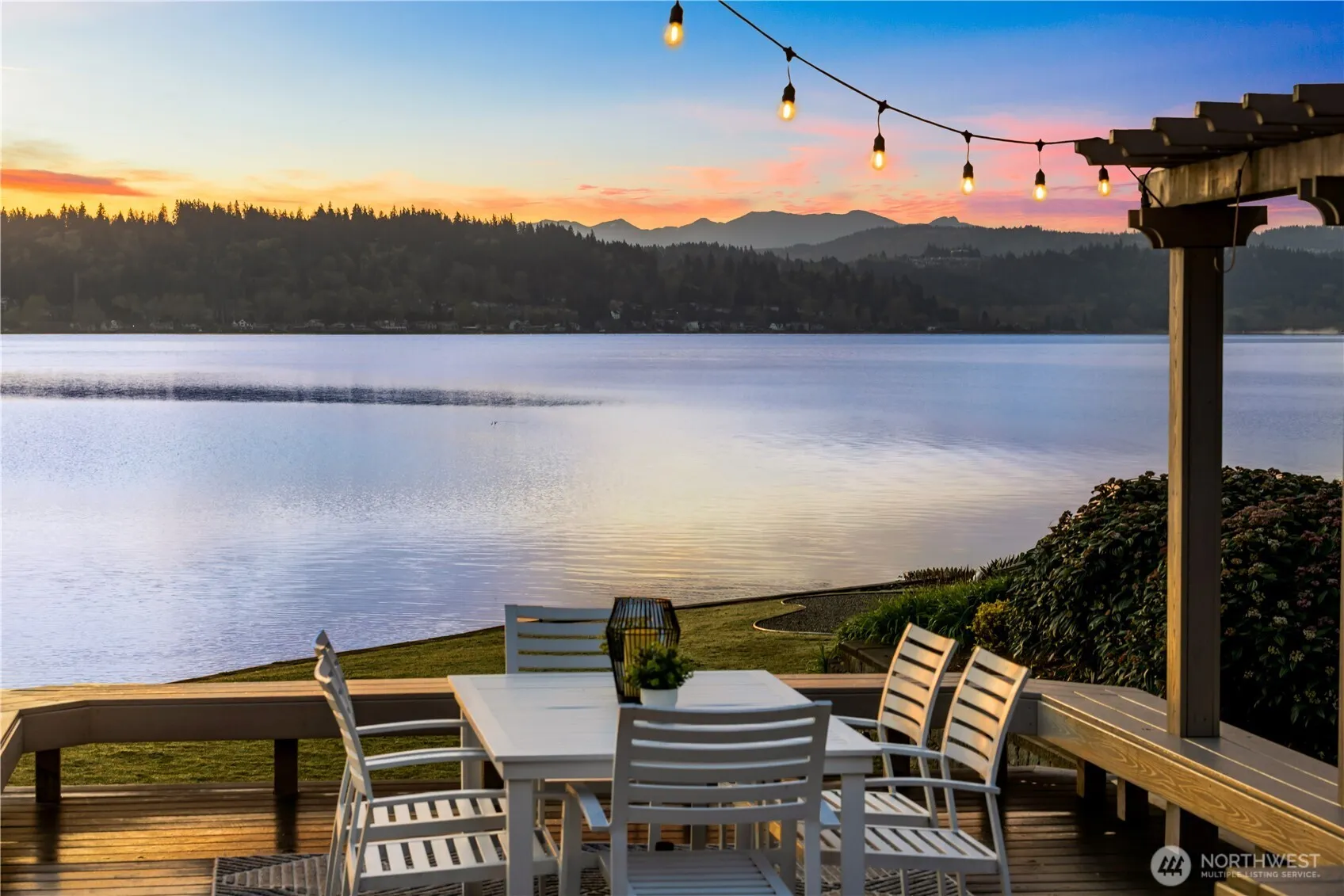Property photo for 3418 W Lake Sammamish Parkway Se, Bellevue