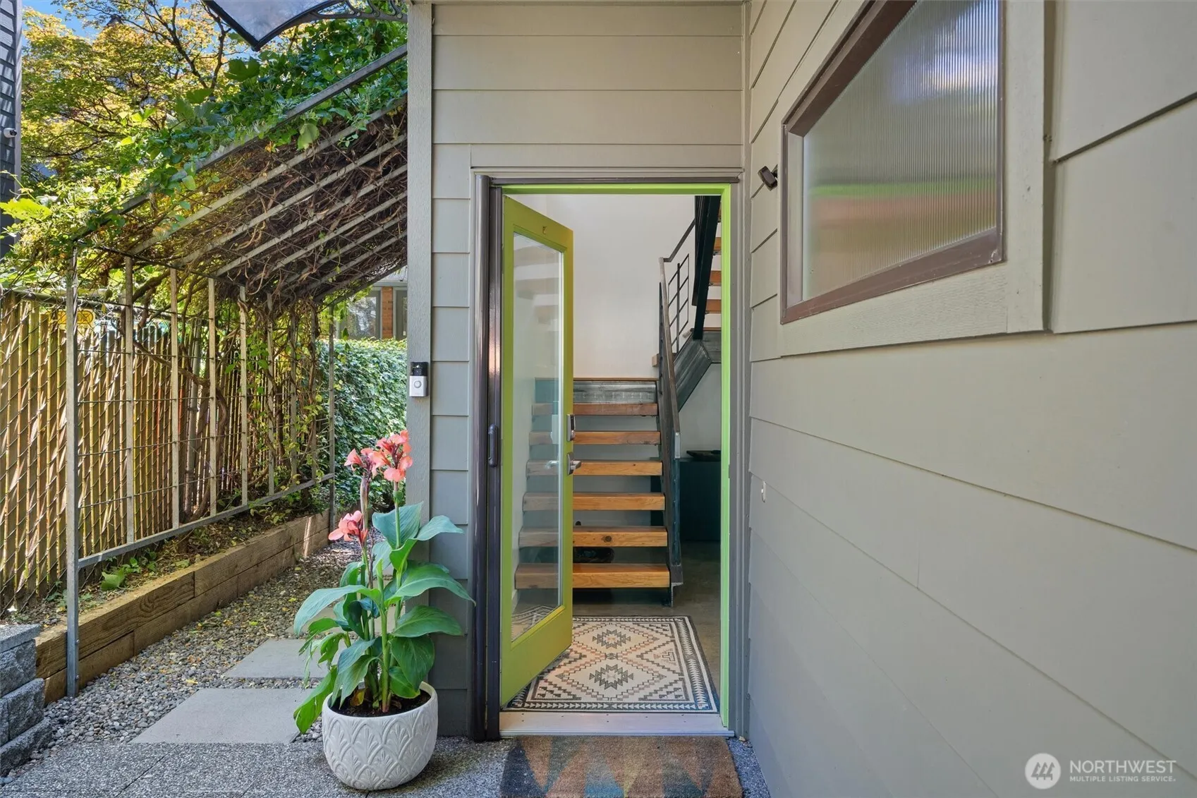 Property photo for 1421 E Denny W, Seattle photo 2