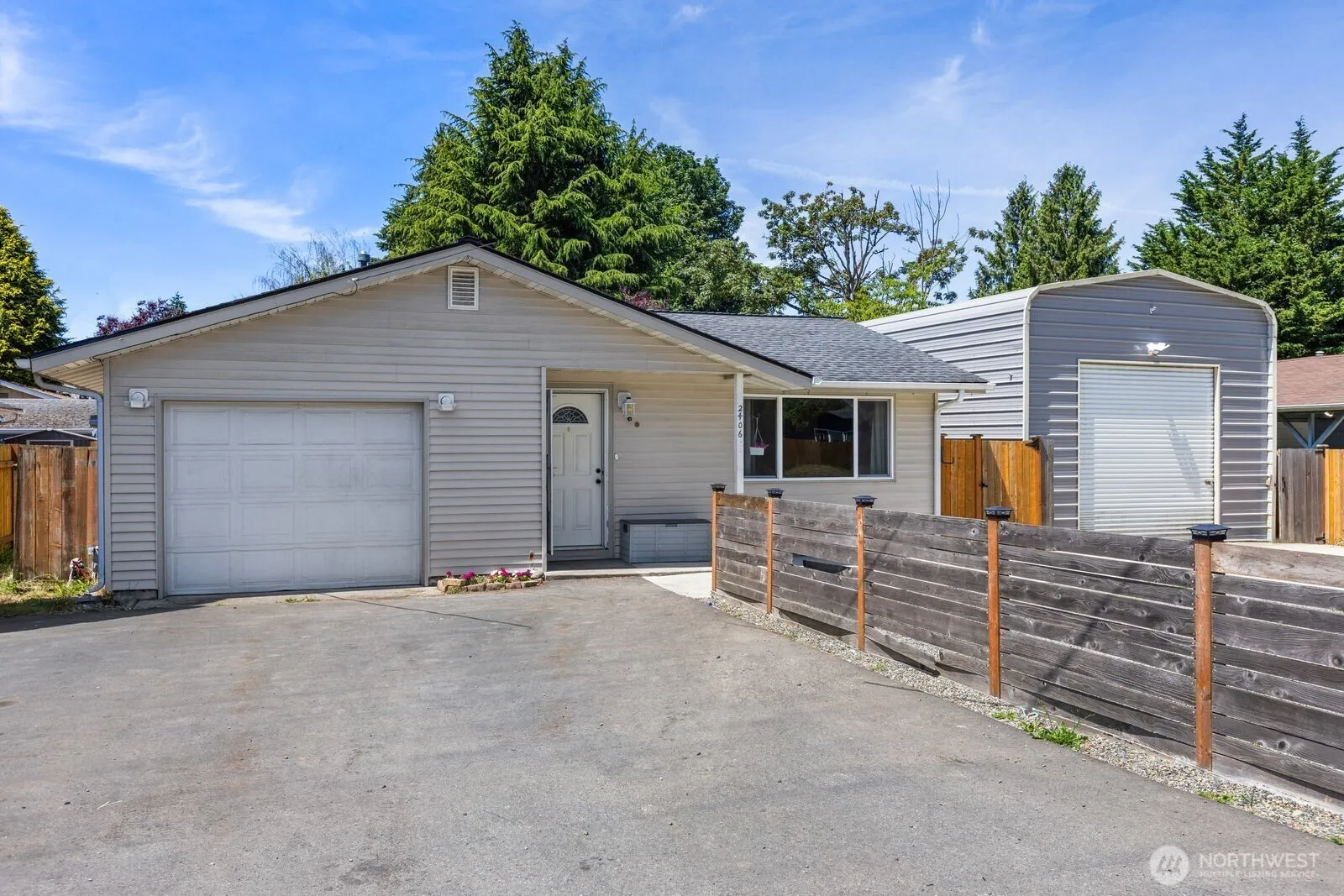 Property photo for 2406 64th Avenue Ne, Tacoma photo 2