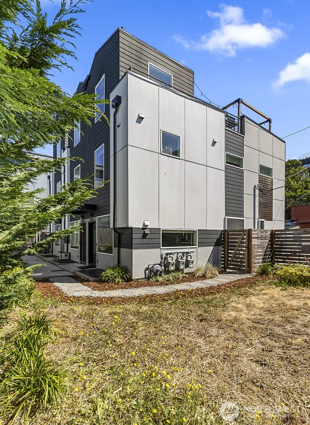 Property photo for 5244 Brooklyn Avenue Ne #a, Seattle