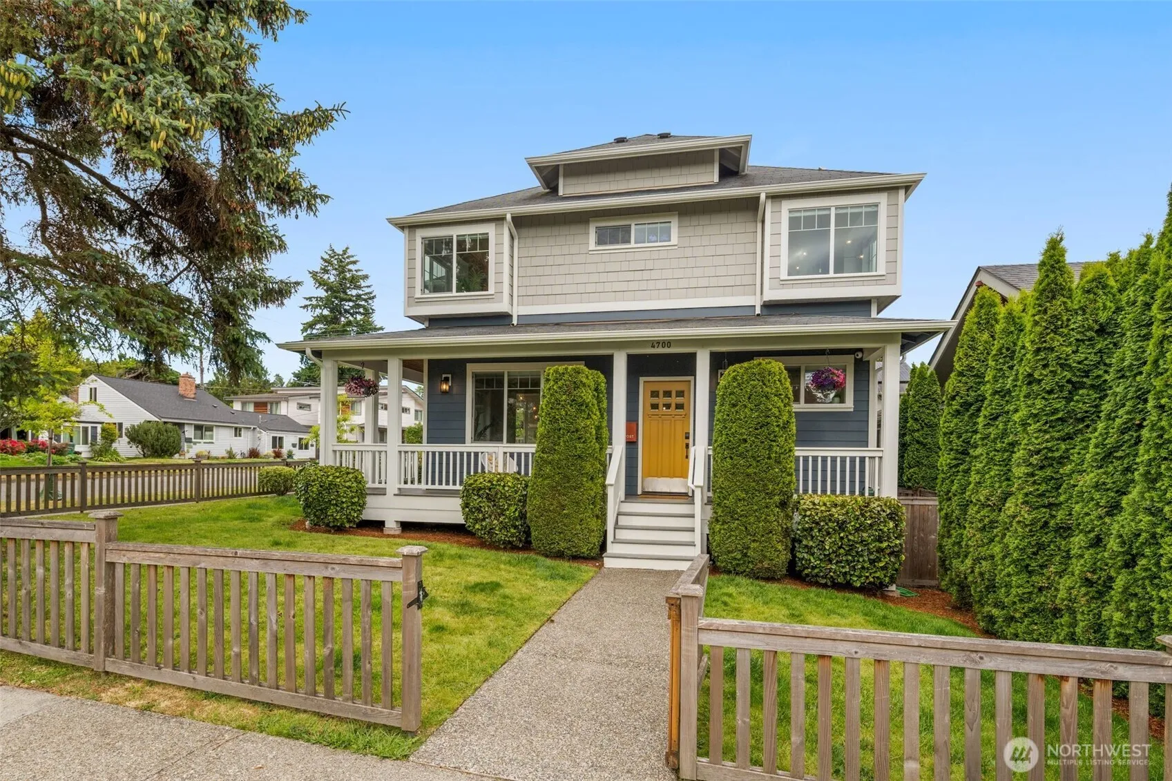 Property photo for 4700 49th Avenue Sw, Seattle photo 3
