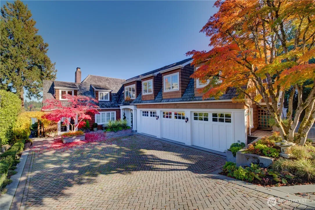 Property photo for 3608 Evergreen Point Road, Medina