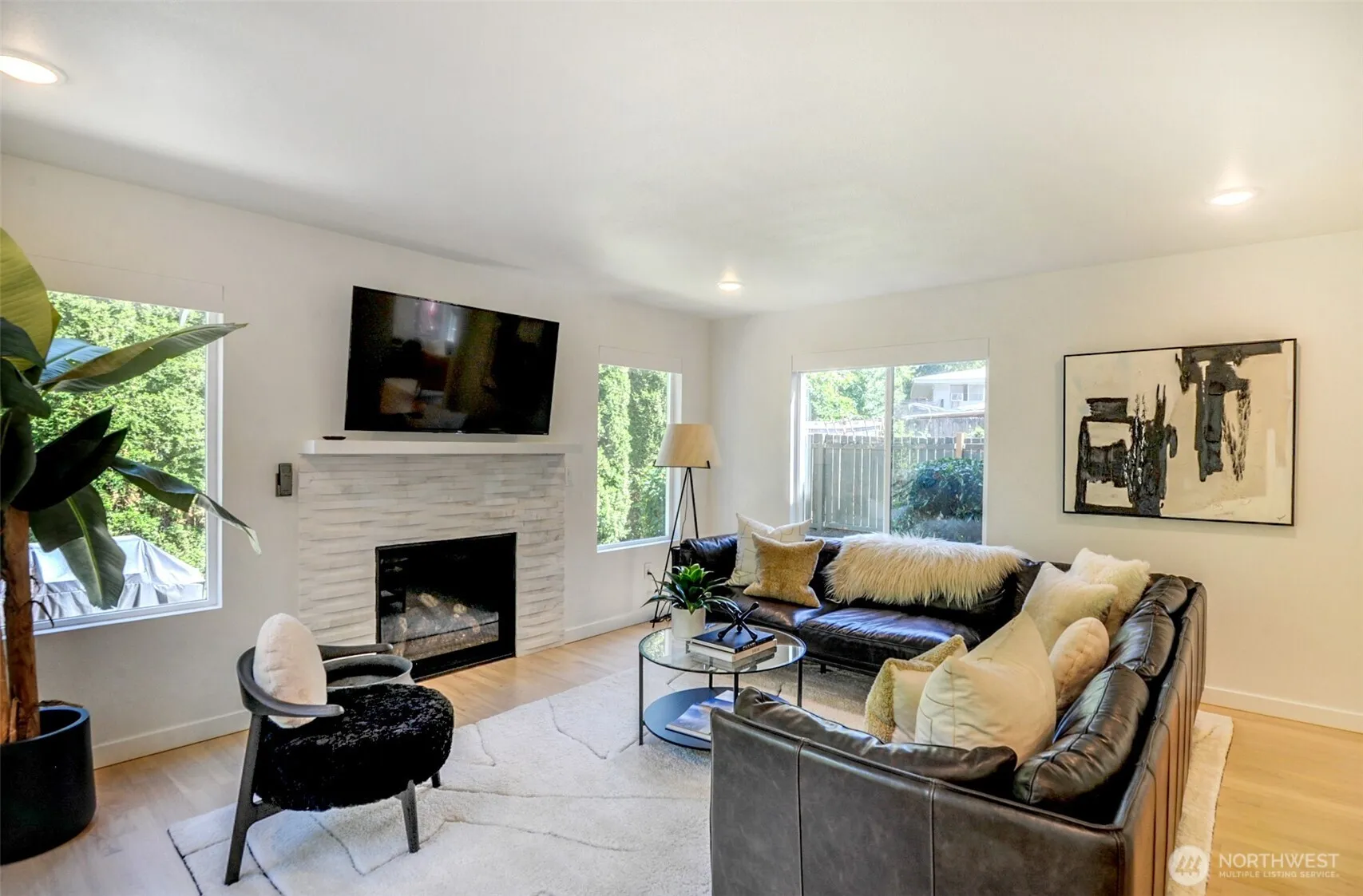 Property photo for 1622 Monroe Avenue Ne, Renton photo 4