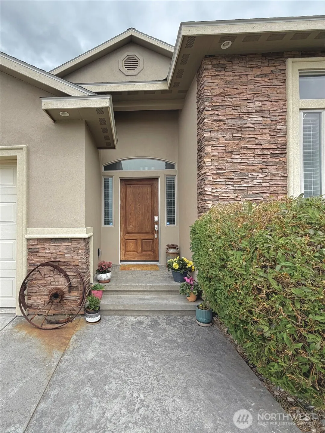Property photo for 7019 Ne Lake Vista Drive, Moses Lake photo 2