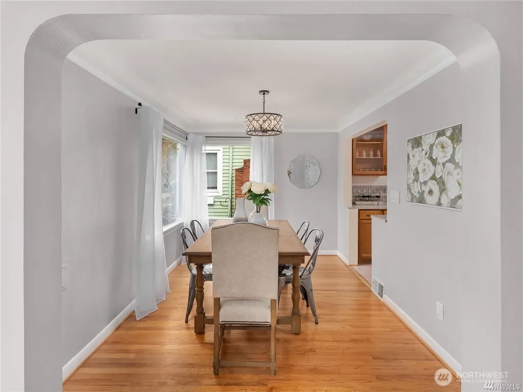 Property photo for 655 Nw 51st Street, Seattle photo 4