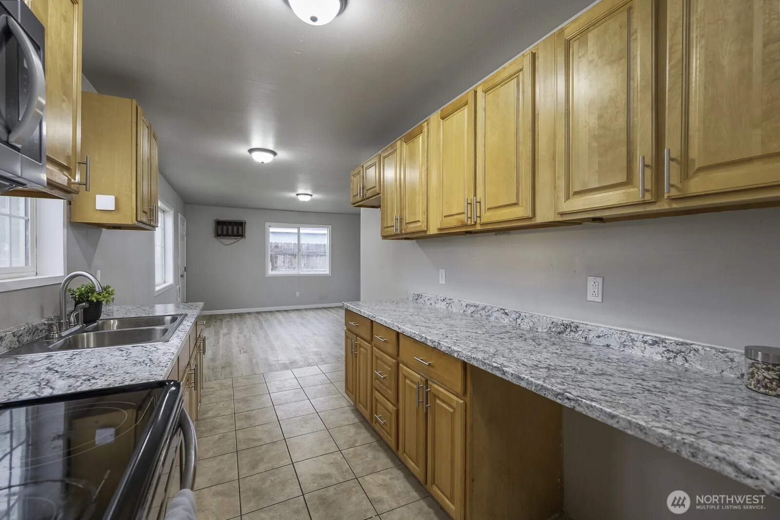 Property photo for 4253 Ne Lincoln Drive, Moses Lake photo 2