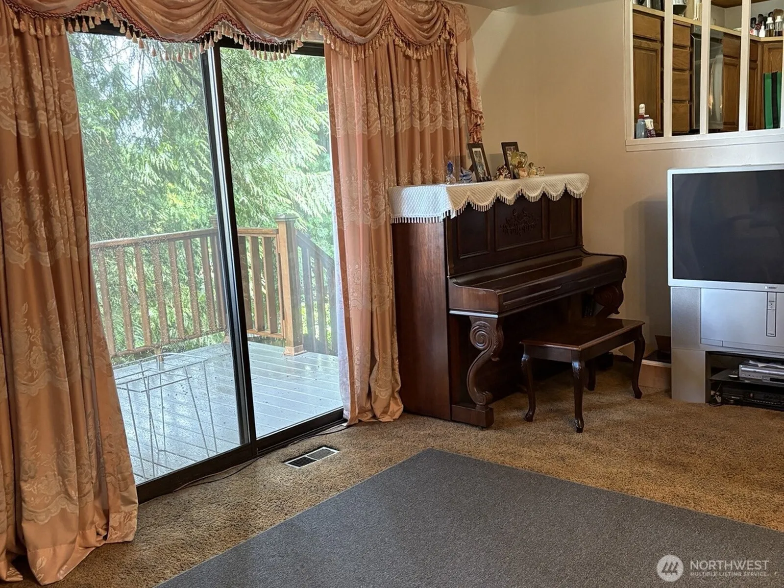 Property photo for 22121 4th Avenue Se, Bothell photo 3