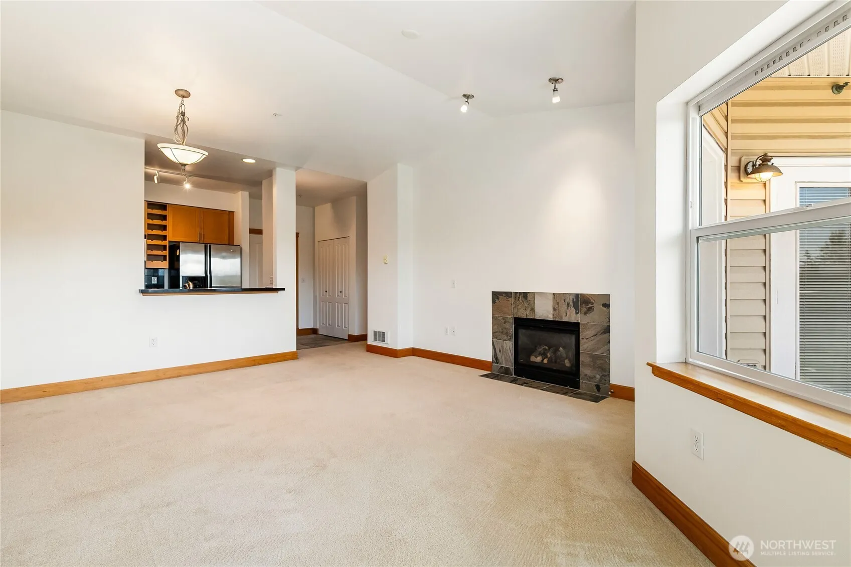 Property photo for 255 W Bakerview Road #401, Bellingham photo 3