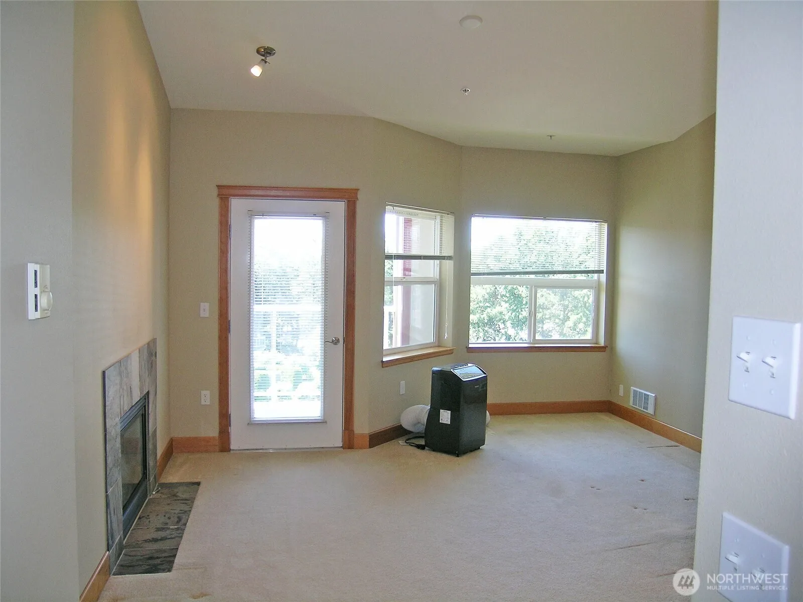 Property photo for 255 W Bakerview Road #401, Bellingham photo 3
