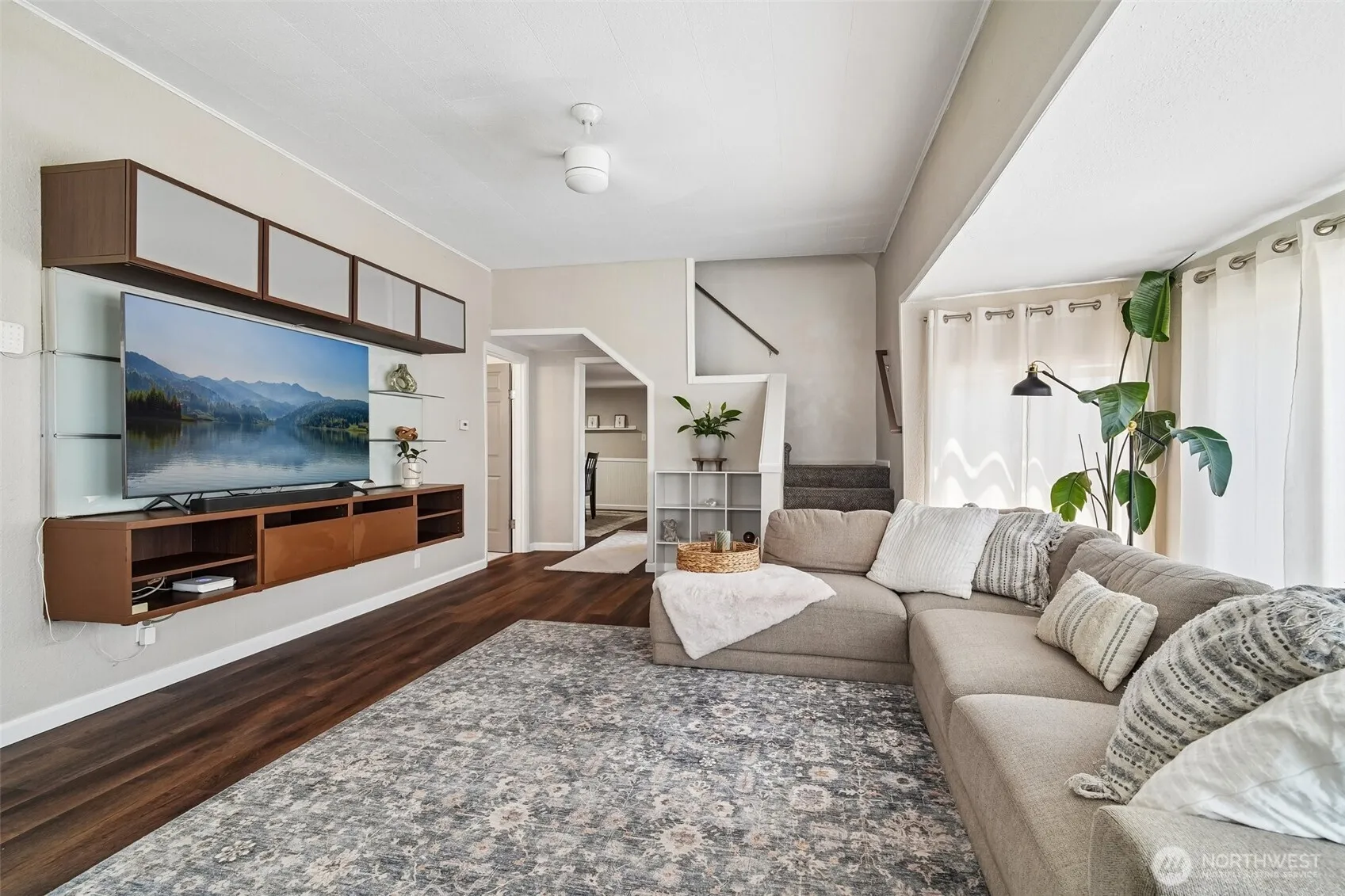 Property photo for 221 3rd Avenue Nw, Pacific