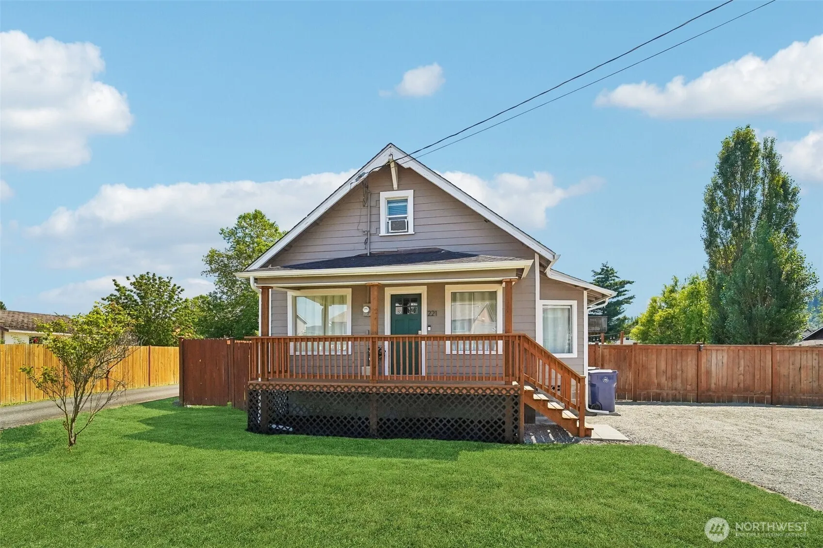 Property photo for 221 3rd Avenue Nw, Pacific