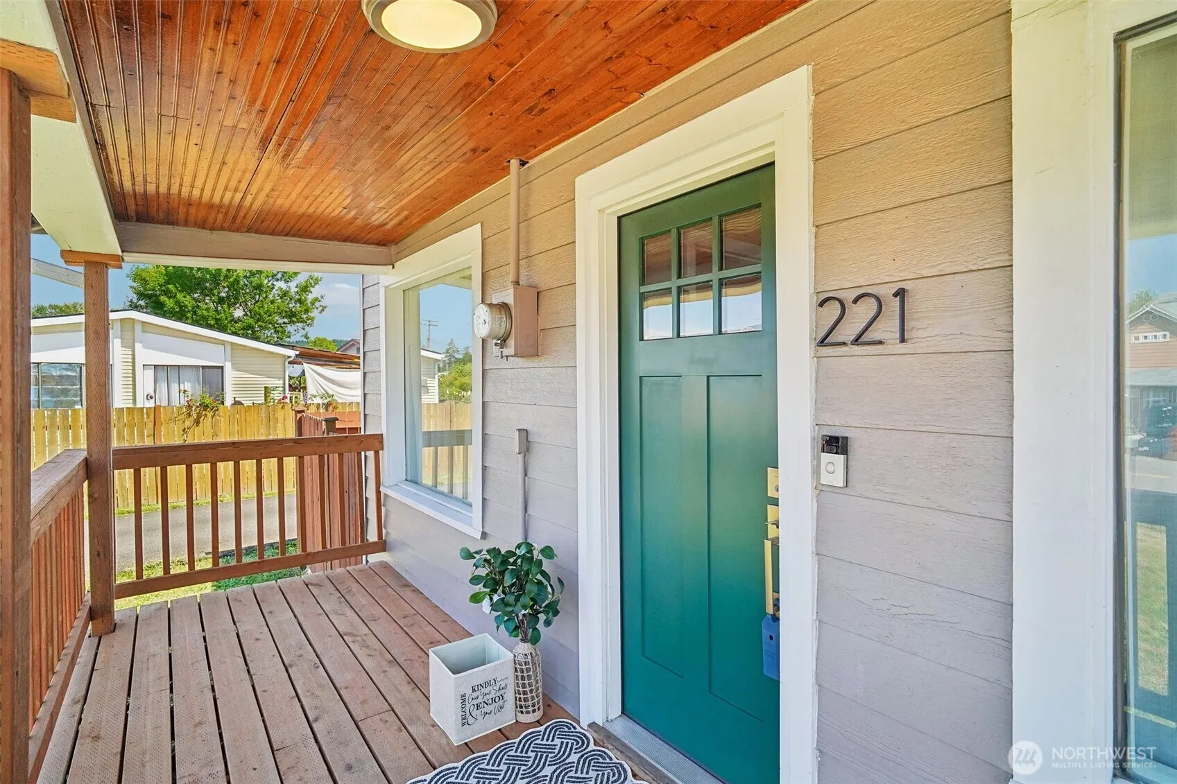 Property photo for 221 3rd Avenue Nw, Pacific photo 2