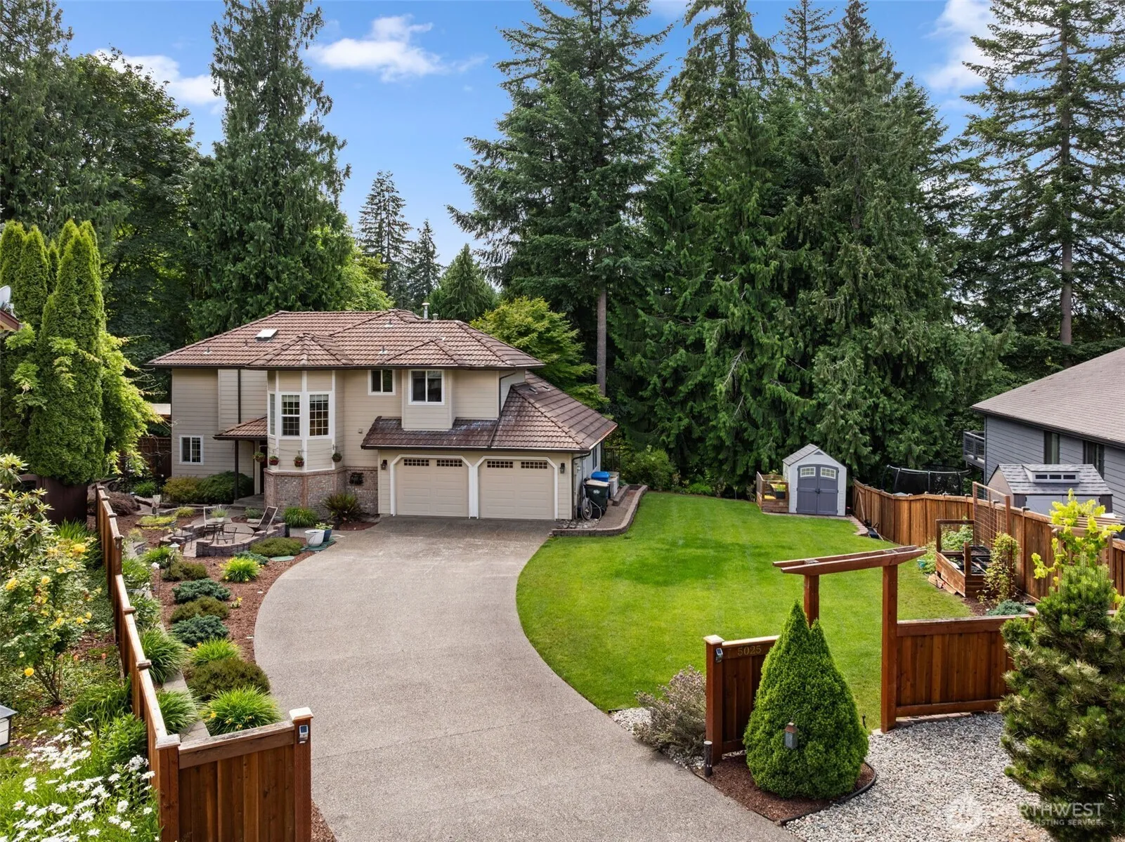 Property photo for 5025 Laura Street Se, Olympia photo 2